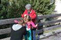 qu es qu'il s'occupe bien des enfants cet homme l&agrave;