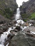 en haut de la cascade