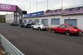 Rassemblement, le matin devant les stands de l'ancien circuit de Mettet.