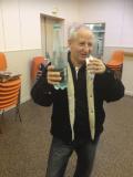Michel a d&eacute;cid&eacute; de rajeunir et s'est mis &agrave; l'eau min&eacute;rale.