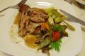 Andouillette AAAAA : de gros morceaux d'entrailles de porc, et une finition manuelle 