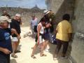 On a profit&eacute; du passage &agrave; l'abbaye pour s'arr&ecirc;ter &agrave; la chapelle o&ugrave; se d&eacute;roulait une noce.