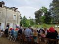 on avait m&ecirc;me command&eacute; l'arc en ciel pour le diner de gala