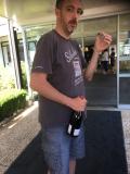 On finit par un scoop, un dicument exceptionnel : Bastos une bouteille &agrave; la main... Ces fabuleux Doudi's Days 2017 en Bourgogne m&eacute;ritaient bien cette fin en apoth&eacute;ose ! Merci les amis !!!