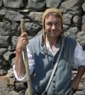 nous avons &eacute;galement visit&eacute; le ch&acirc;teau de Murol ; l&agrave;, Jean Louis nous attendez (d&eacute;j&agrave; pr&ecirc;t pour la soir&eacute;e des sosie) et il nous a expliqu&eacute; toutes les subtilit&eacute;s de d&eacute;fenses du ch&acirc;teau 