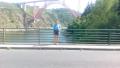 Belle Anne devant le viaduc