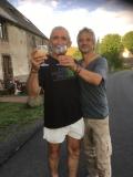 Retrouvailles (suite). On s'&eacute;tait quitt&eacute;s la veille. Mais Richard ne peut pas s'emp&ecirc;cher de boire dans mon verre.