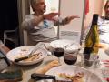 C'&eacute;tait Herv&eacute; qui demandait &agrave; R&eacute;gis d'arr&ecirc;ter de reprendre de la garbure....