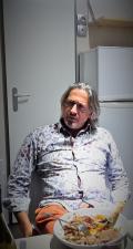 .....et pourquoi, M&ocirc;ssieur, que j'en reprendrais pas , de la garbure ? Hein ?....