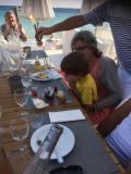 Pour ses 5 ans, Marin a eu droit &agrave; un g&acirc;teau et &agrave; un passage de la Patrouille de France. La classe, R&eacute;gis et H&eacute;l&egrave;ne ! 