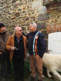 Comparaison de taille pour passer la porte En fait c'est le chien qui gagne !!