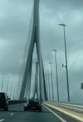 Minh sur le pont de Normandie 