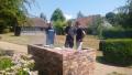 Pas trop de trois pour surveiller le bbq