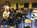 Stupeur ! Sur ce gros plan d'une partie de la foule, on peut distinguer le fr&egrave;re jumeau de Doudi. Lui, au moins, il est &eacute;veill&eacute;.