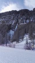 Cascade de glace, avec des grimpeurs dedans 