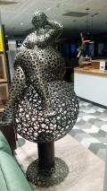 De tr&egrave;s belles statues fans l'h&ocirc;tel 