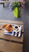 6h du mat...ils dorment tous mais moi je me fais une folie chez le boulanger