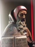 Le p&egrave;re-abb&eacute; demande s'il peut faire un tour en Porsche. On lui dit oui, mais s'il met un casque. "Ok" r&eacute;pond le saint homme...