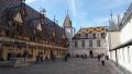 La cour 