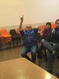 G&eacute;g&eacute;, qui n'avait pas encore r&eacute;pondu (v&eacute;rifiez sur la photo pr&eacute;c&eacute;dente), se manifeste : Oui oui, il vote pour la fin de l'AG !